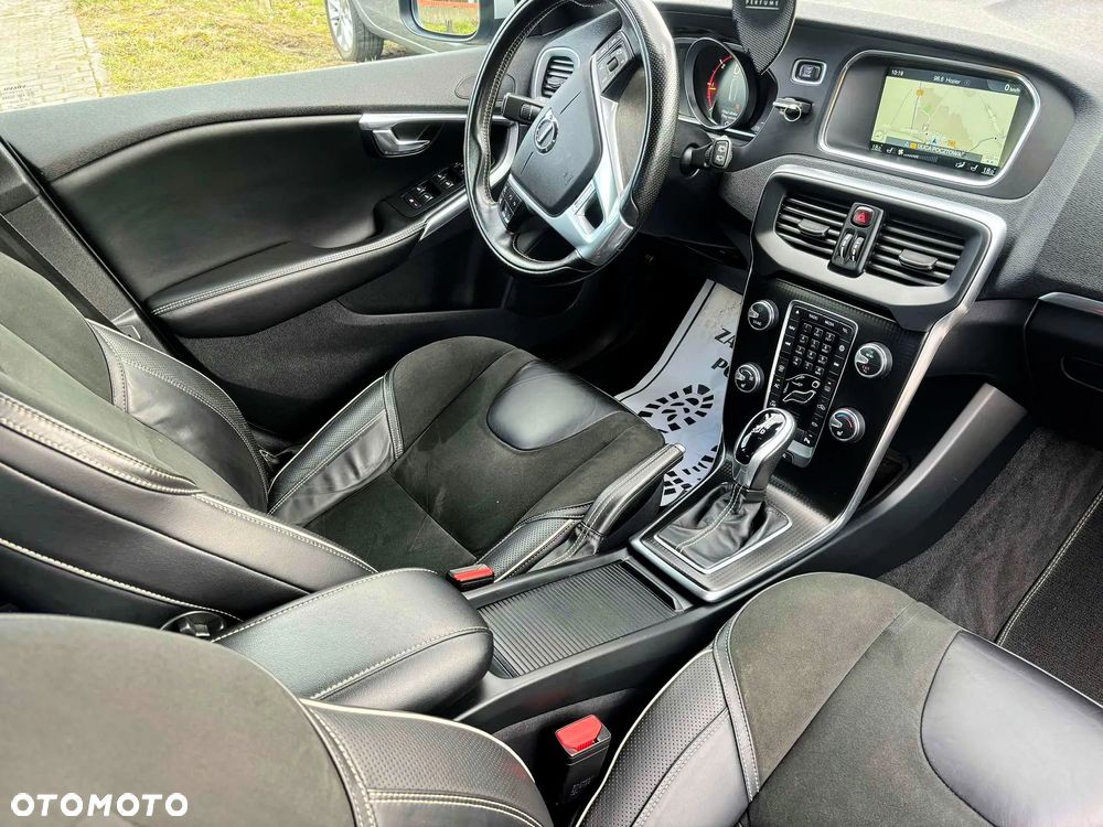 Volvo V40 D2 Drive-E SCR R-Design Momentum - 10