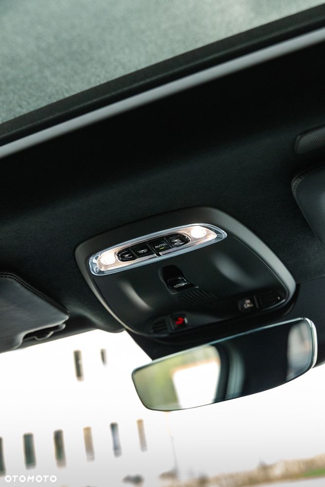 Volvo XC 90 T6 AWD R-Design 7os - 40