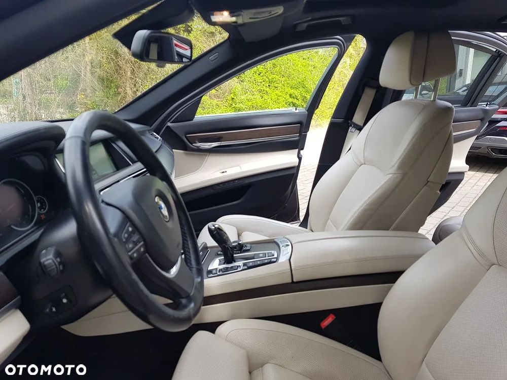 BMW Seria 7 750d xDrive - 13