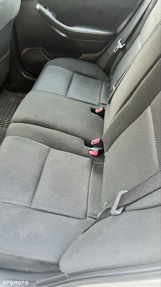 Toyota Avensis - 9