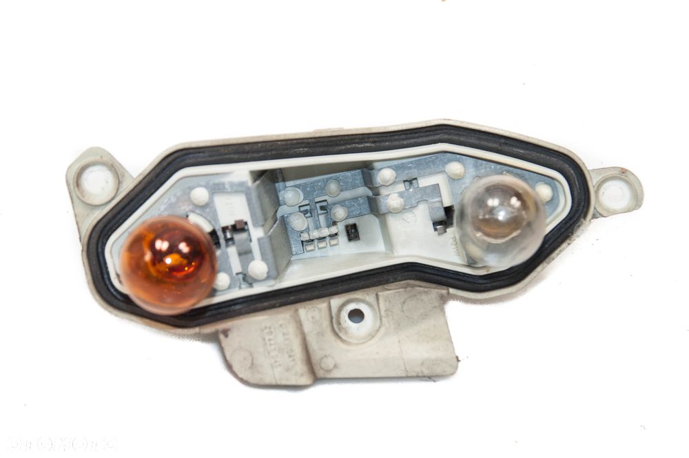 WKŁAD LAMPY PRAWY LEWY TYŁ OPEL VECTRA C KOMBI OE - 2