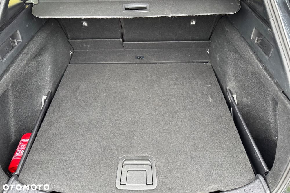 Toyota Corolla 1.8 Hybrid Comfort - 33