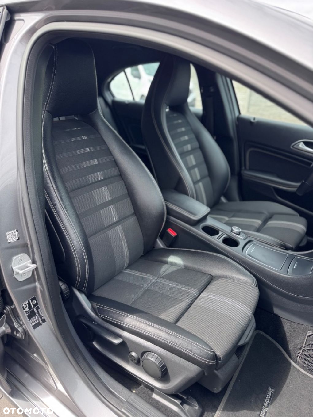 Mercedes-Benz Klasa A 180 CDI 7G-DCT AMG Line - 40