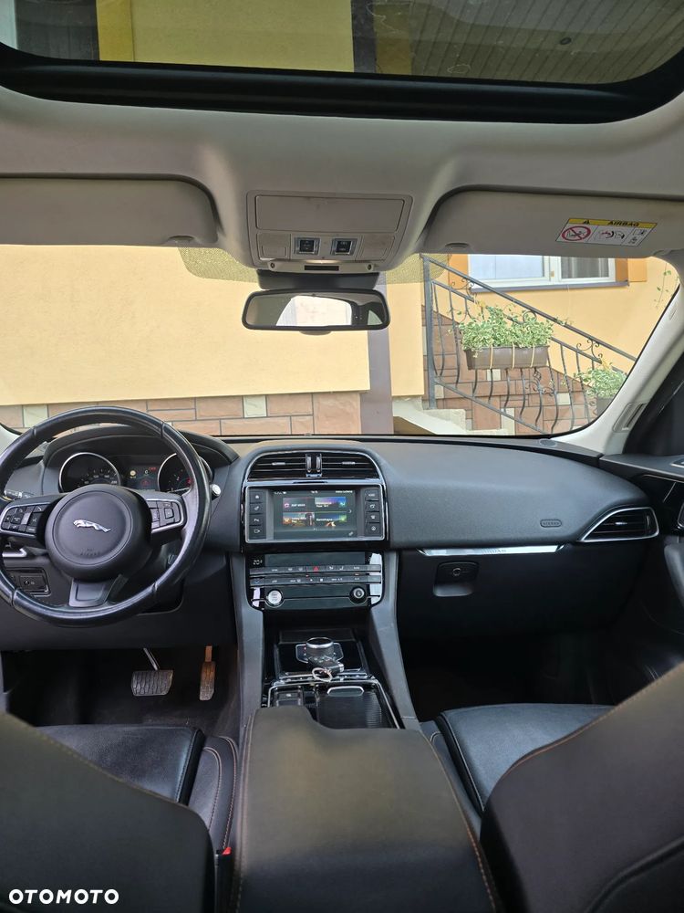 Jaguar F-Pace 2.0 i4D AWD Prestige - 13