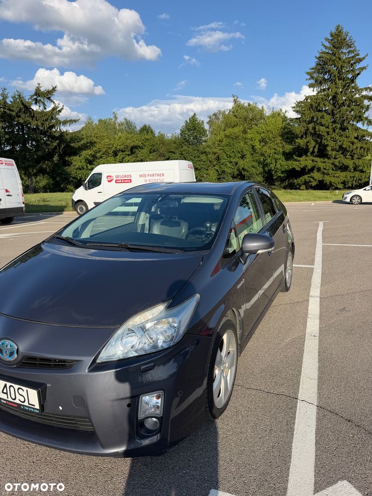 Toyota Prius 1.8 HSD Prestige - 2