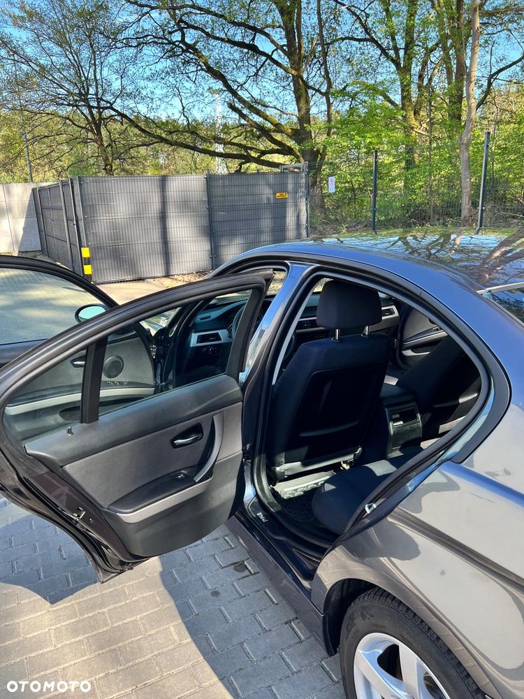 BMW Seria 3 318i - 28