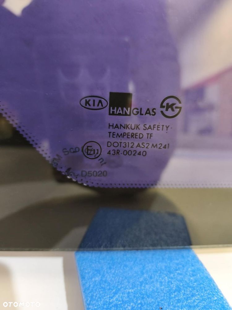 Szyba tylna karoseryjna prawa KIA CARNIVAL 1999-2006 MINIVAN - 5