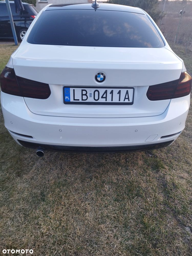 BMW Seria 3 318d - 5