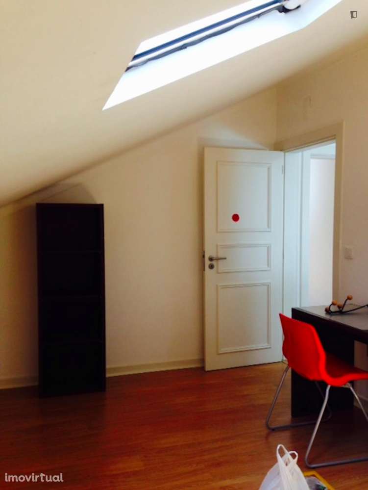 Quarto - localizado em  Coimbra - Grande imagem: 2/20