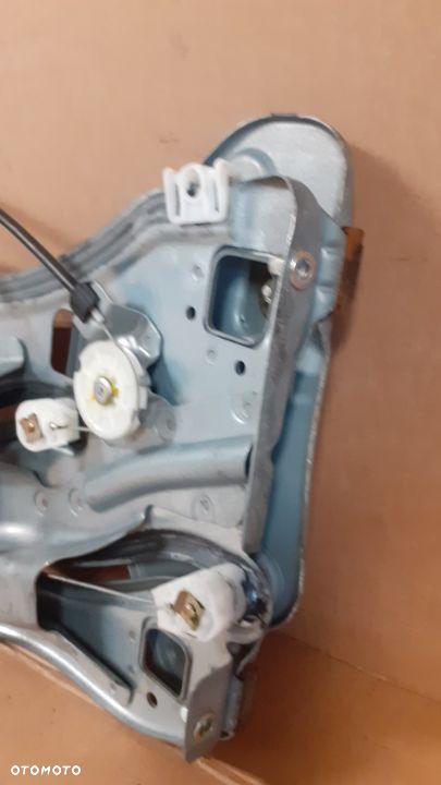 #PODNOŚNIK SZYBY PRAWY TYŁ RENAULT MEGANE II nr D099043 - 2