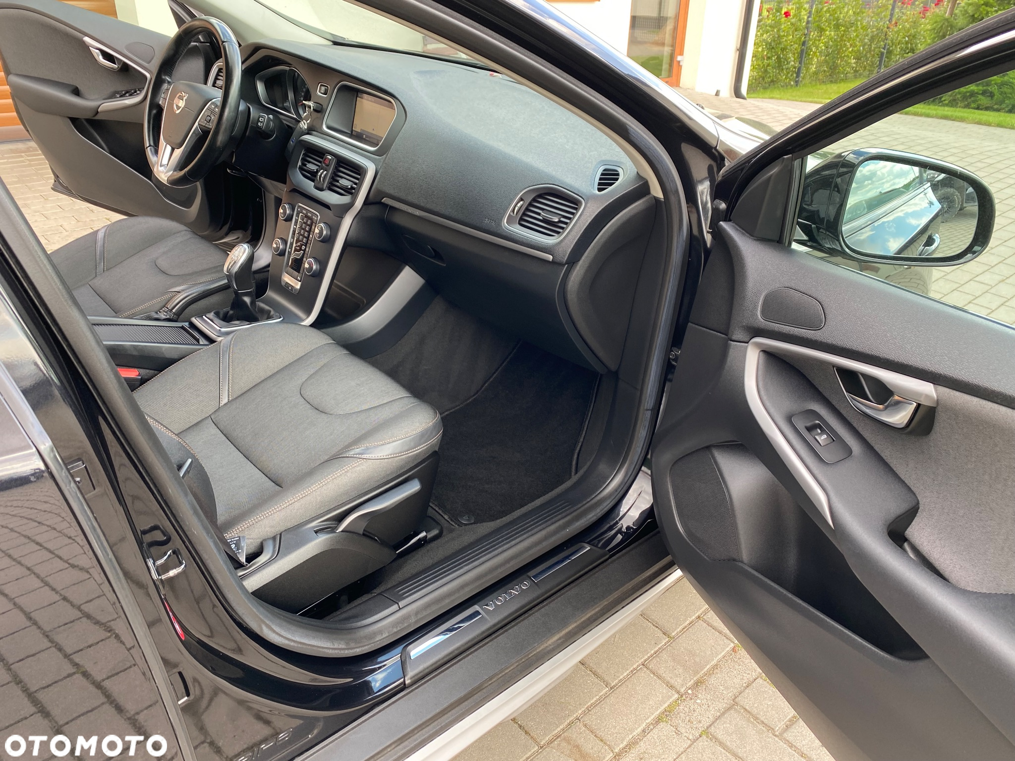 Volvo V40 Cross Country D3 Momentum - 31
