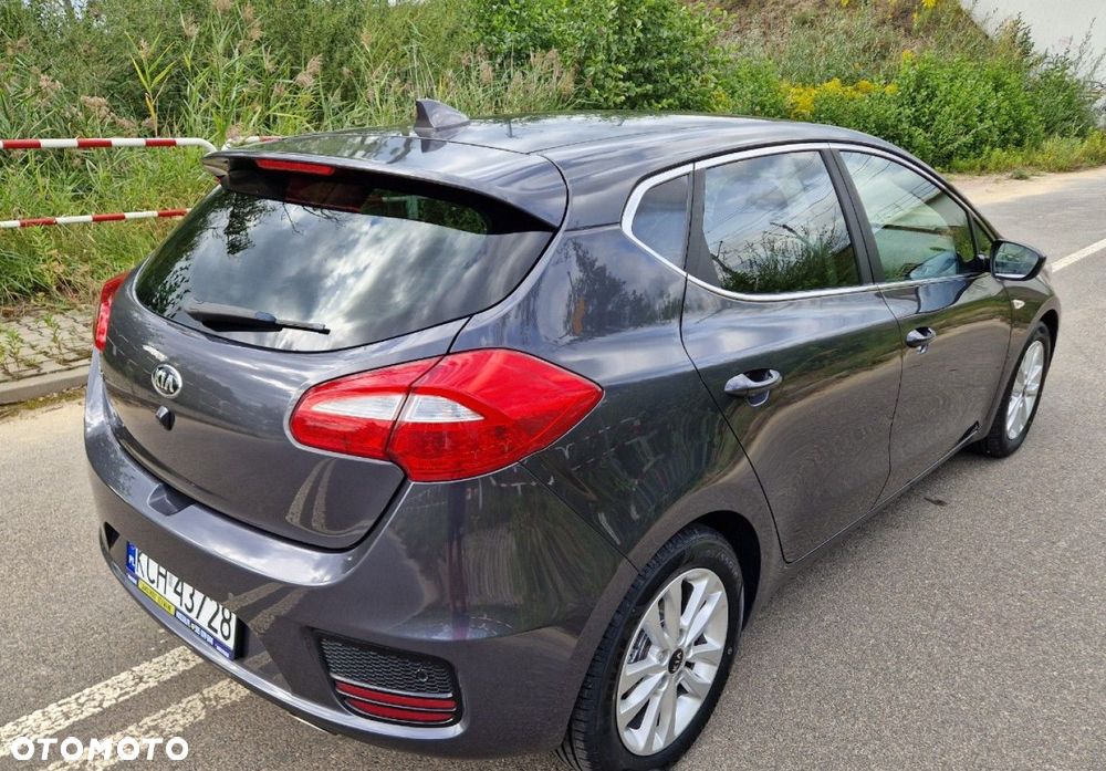 Kia Ceed - 8