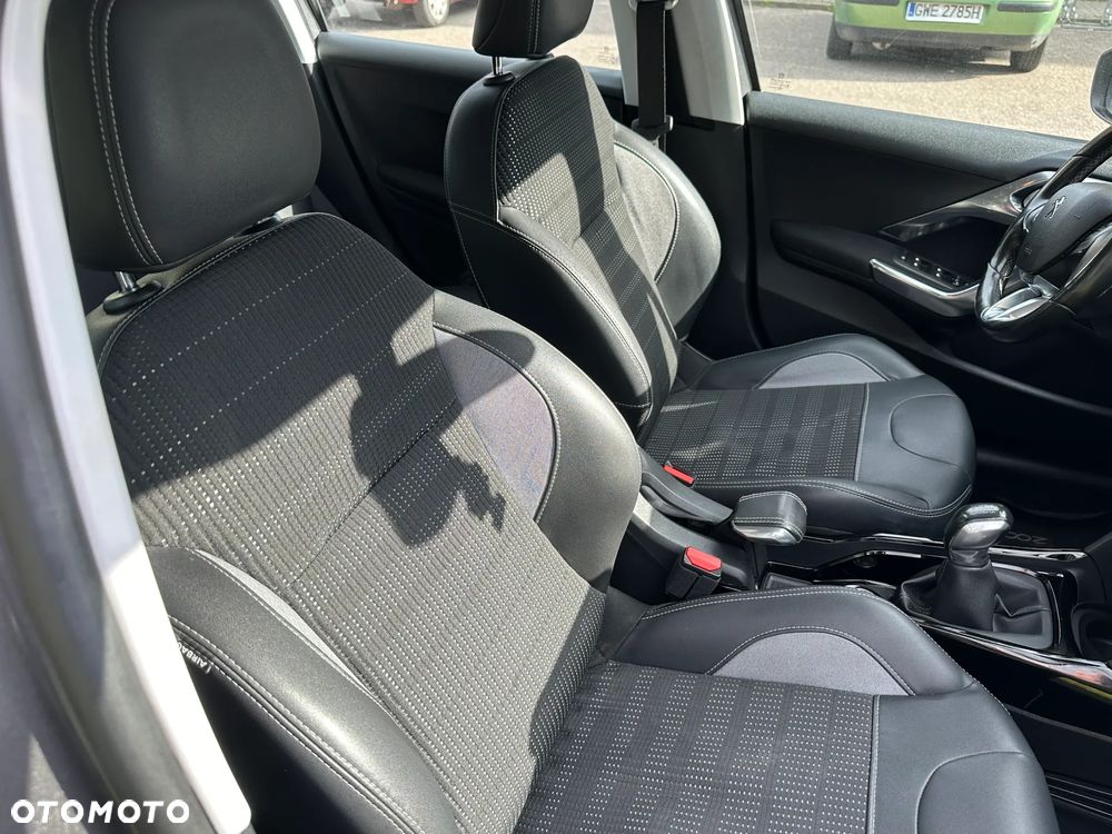 Peugeot 2008 1.2 Pure Tech Active S&S - 18