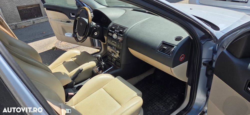 Ford Mondeo 2.5 V6 Ghia X - 8