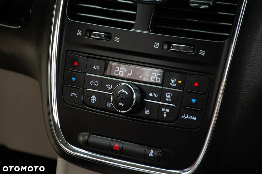 Lancia Voyager 3.6 Platinum - 18