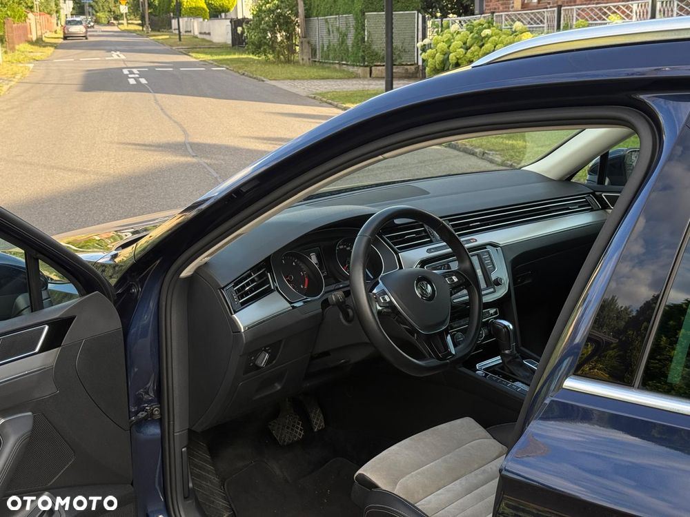 Volkswagen Passat 2.0 TDI SCR (BlueMotion Tech) 4Mot DSG Highline - 11