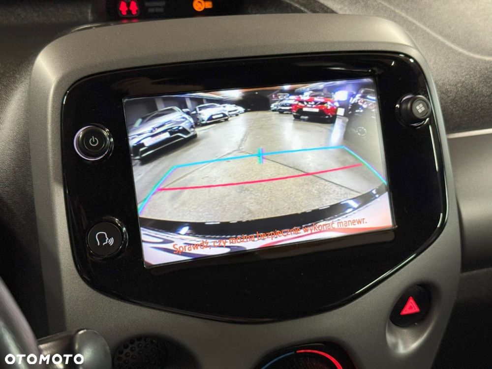 Toyota Aygo x-play connect - 23
