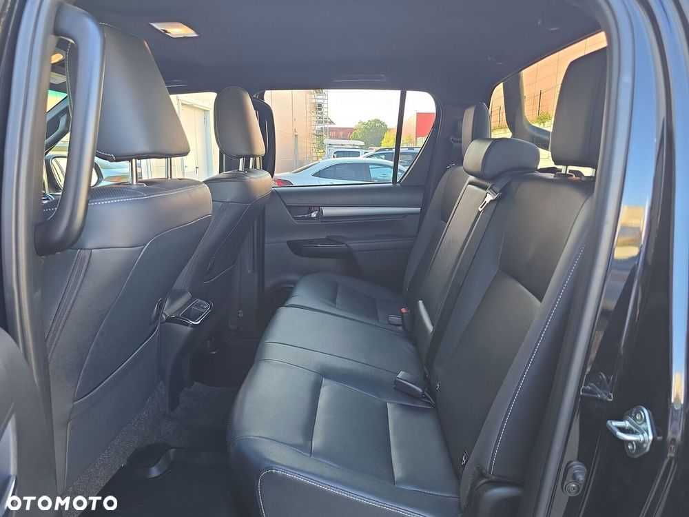 Toyota Hilux 2.8 D-4D mHEV Double Cab Invincible 4x4 - 13
