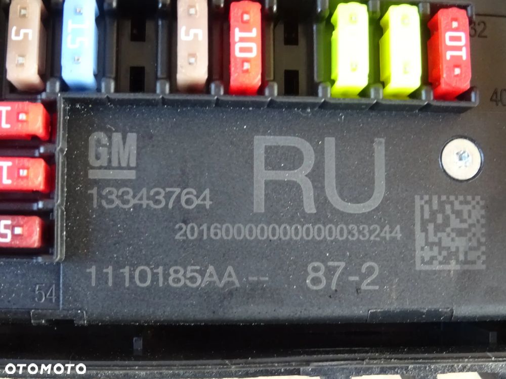 MODUŁ NADWOZIA SKRZYNKA BEZPIECZNIKÓW PRZÓD TW RU OPEL ZAFIRA C ASTRA J kod PIN - 8