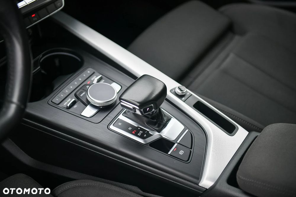Audi A4 Avant 40 TDI quattro S tronic - 27
