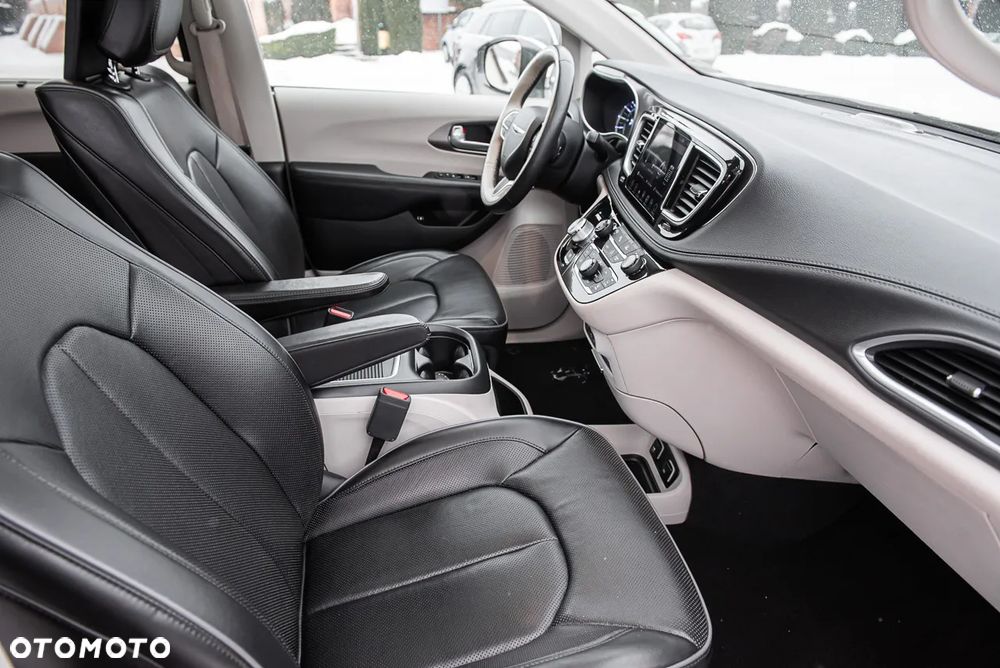 Chrysler Pacifica - 37