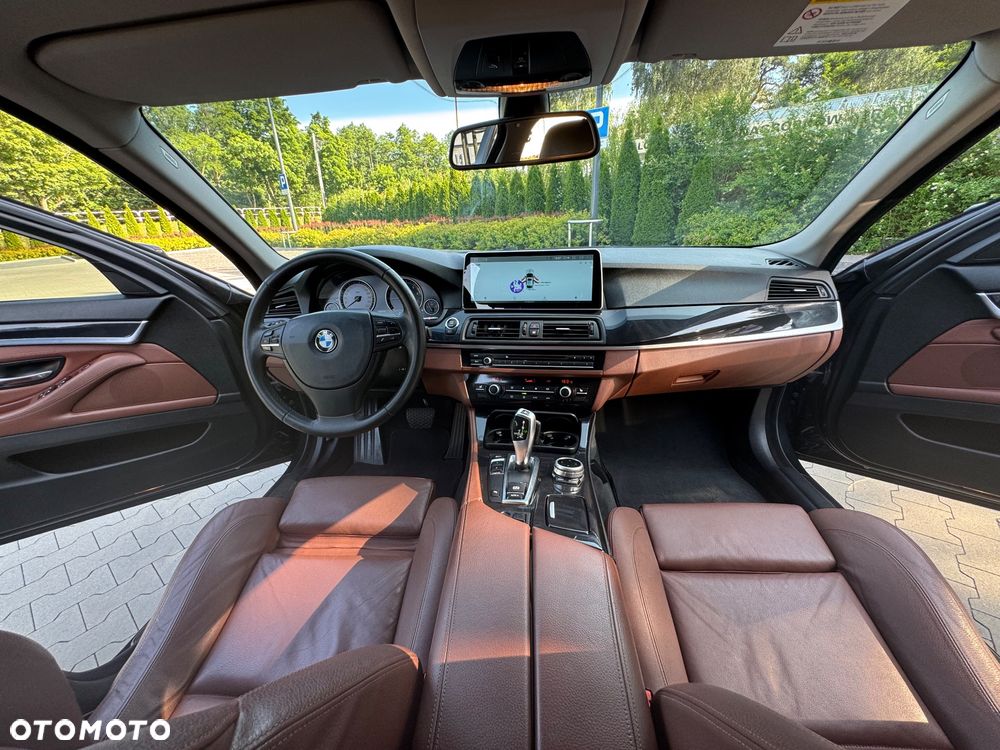 BMW Seria 5 528i xDrive - 16