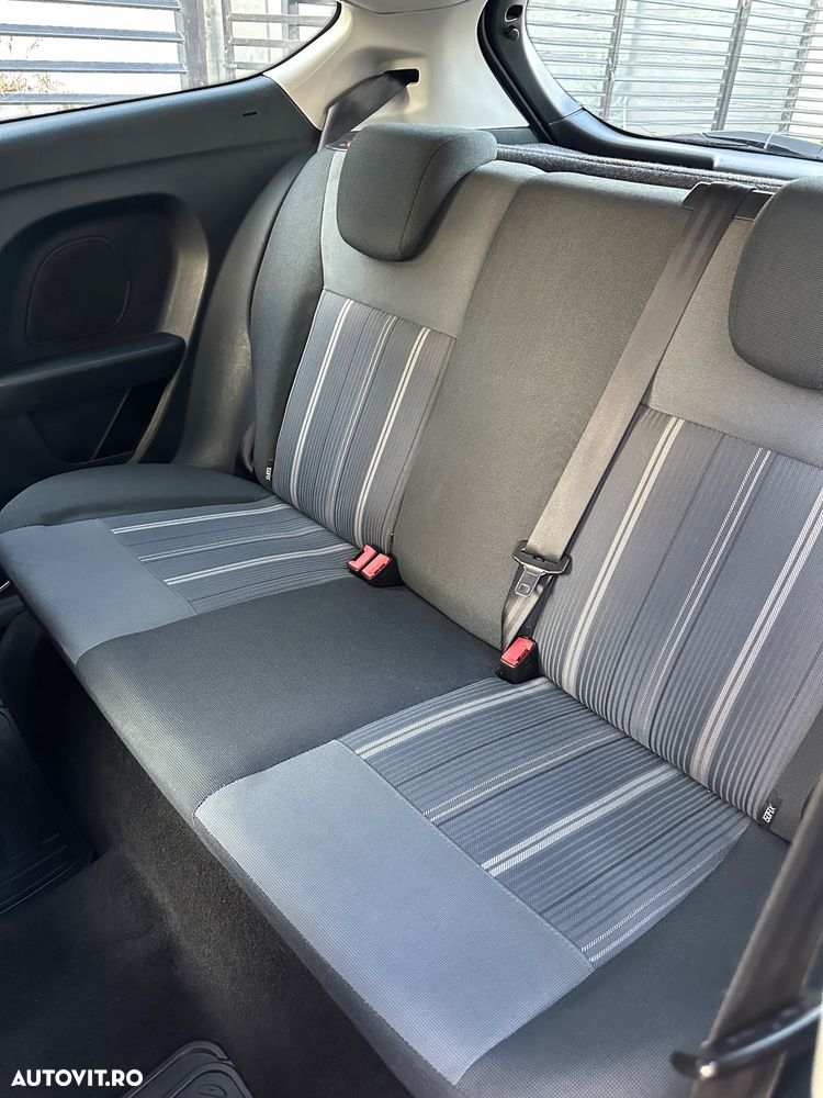 Ford Fiesta 1.4 TDCI Comfort - 16