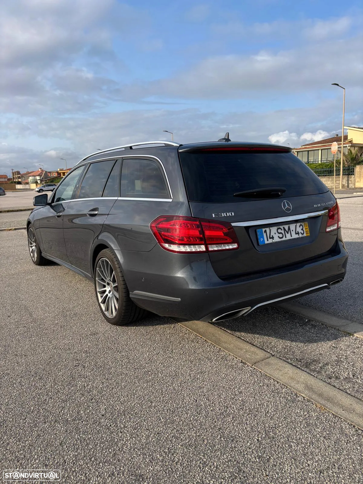 Mercedes-Benz E 300 Bluetec Hybrid Avantgarde - 24