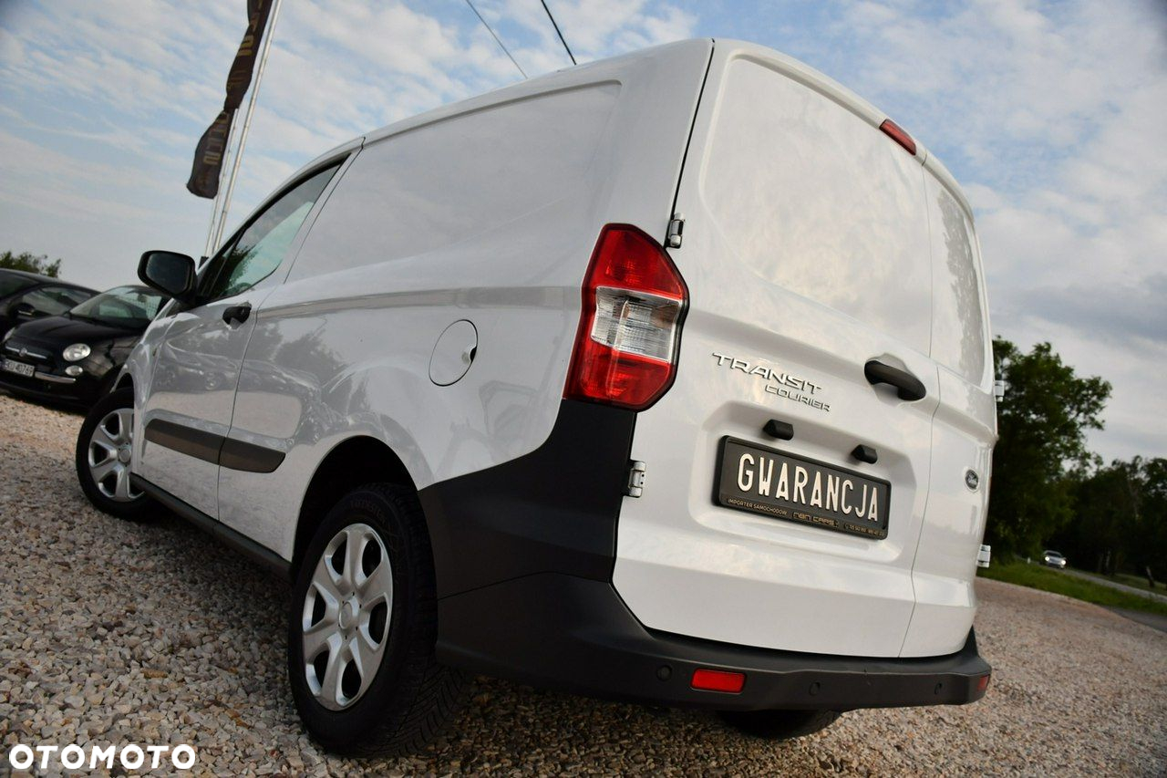 Ford Transit Courier - 20