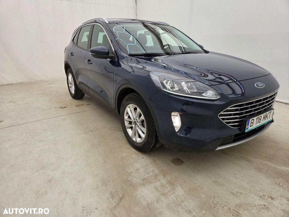 FORD Kuga 2023 — imagine 4