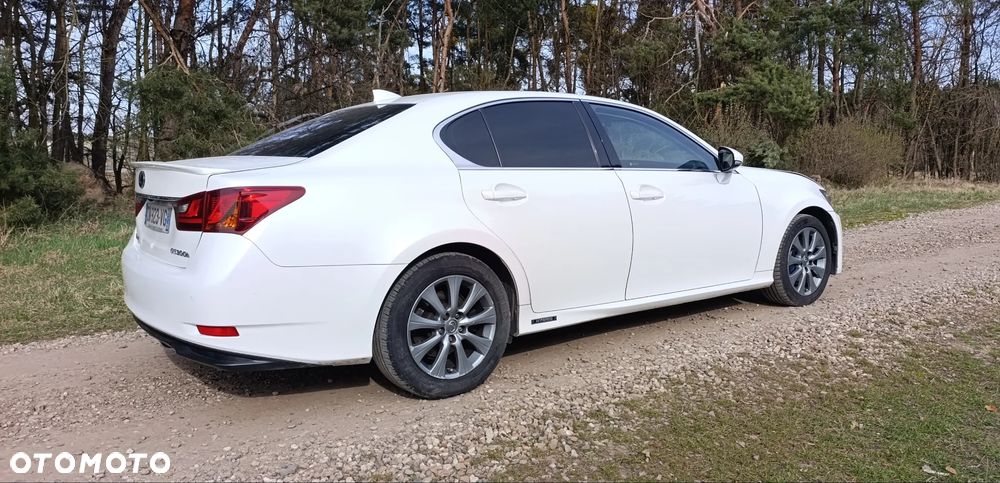Lexus GS 300h - 3