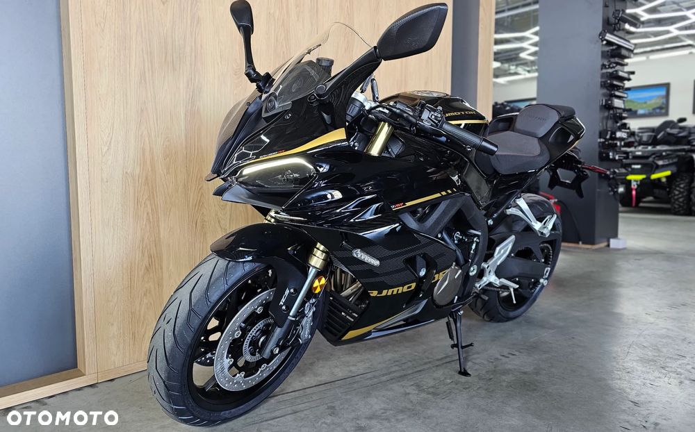 QJMOTOR SRK 800RR - 8