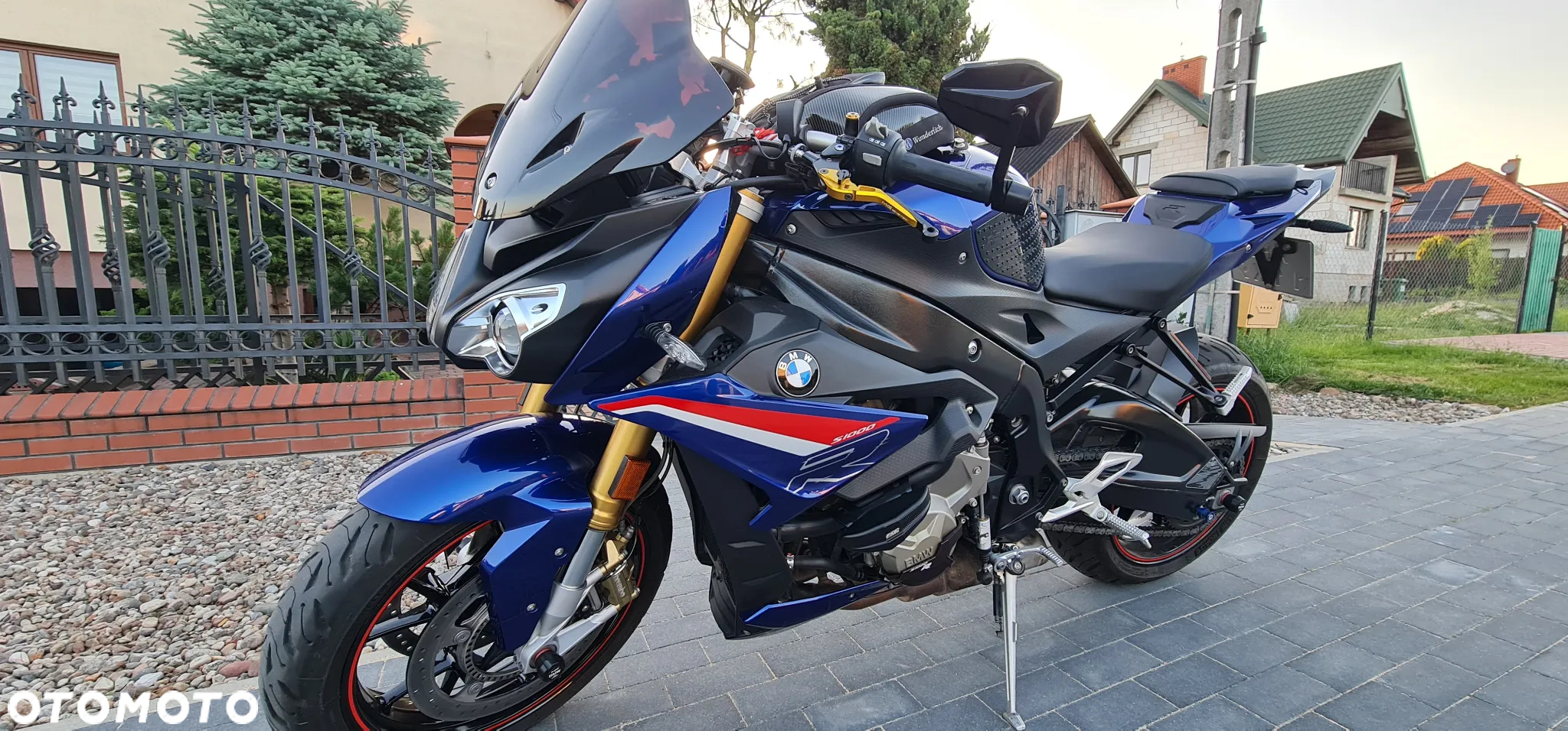 BMW S - 7