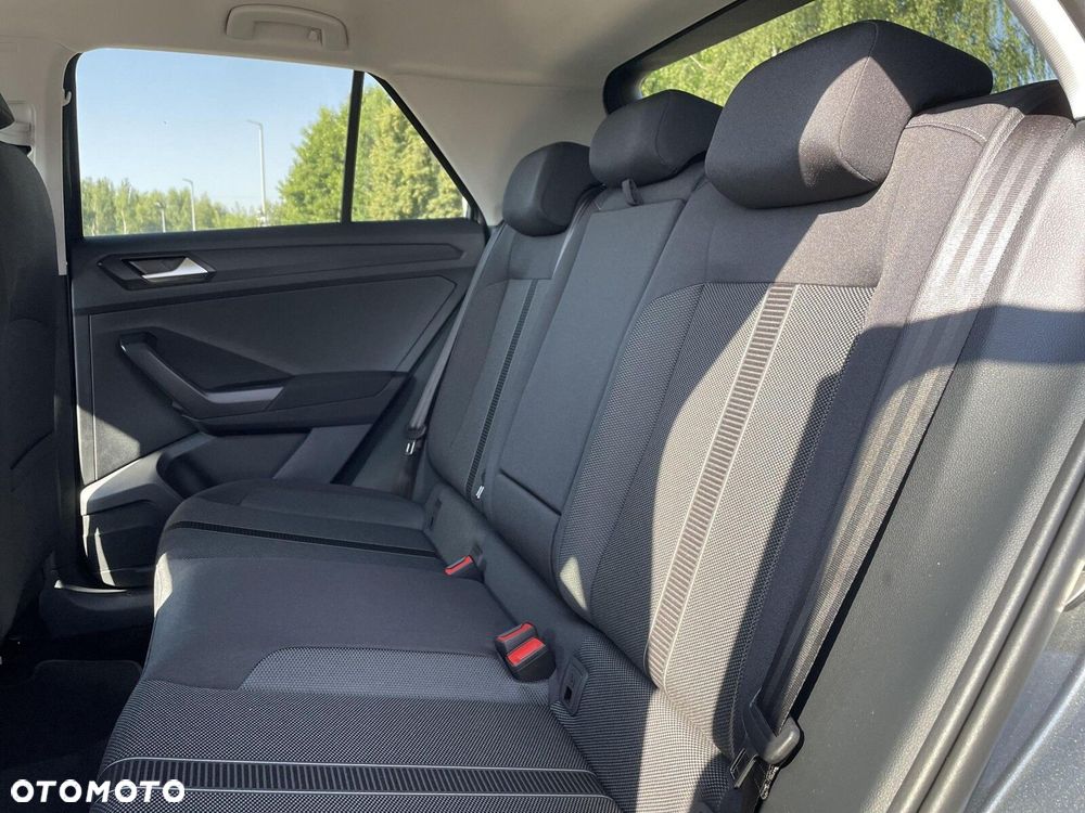 Volkswagen T-Roc - 18