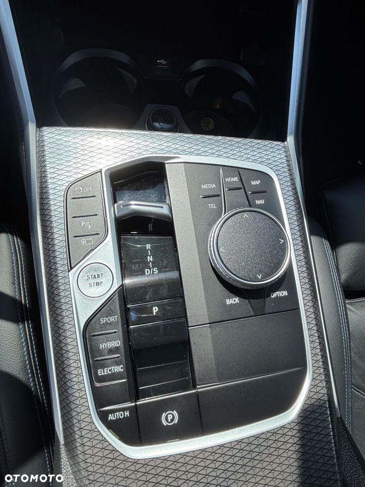 BMW Seria 3 330e xDrive M Sport - 20