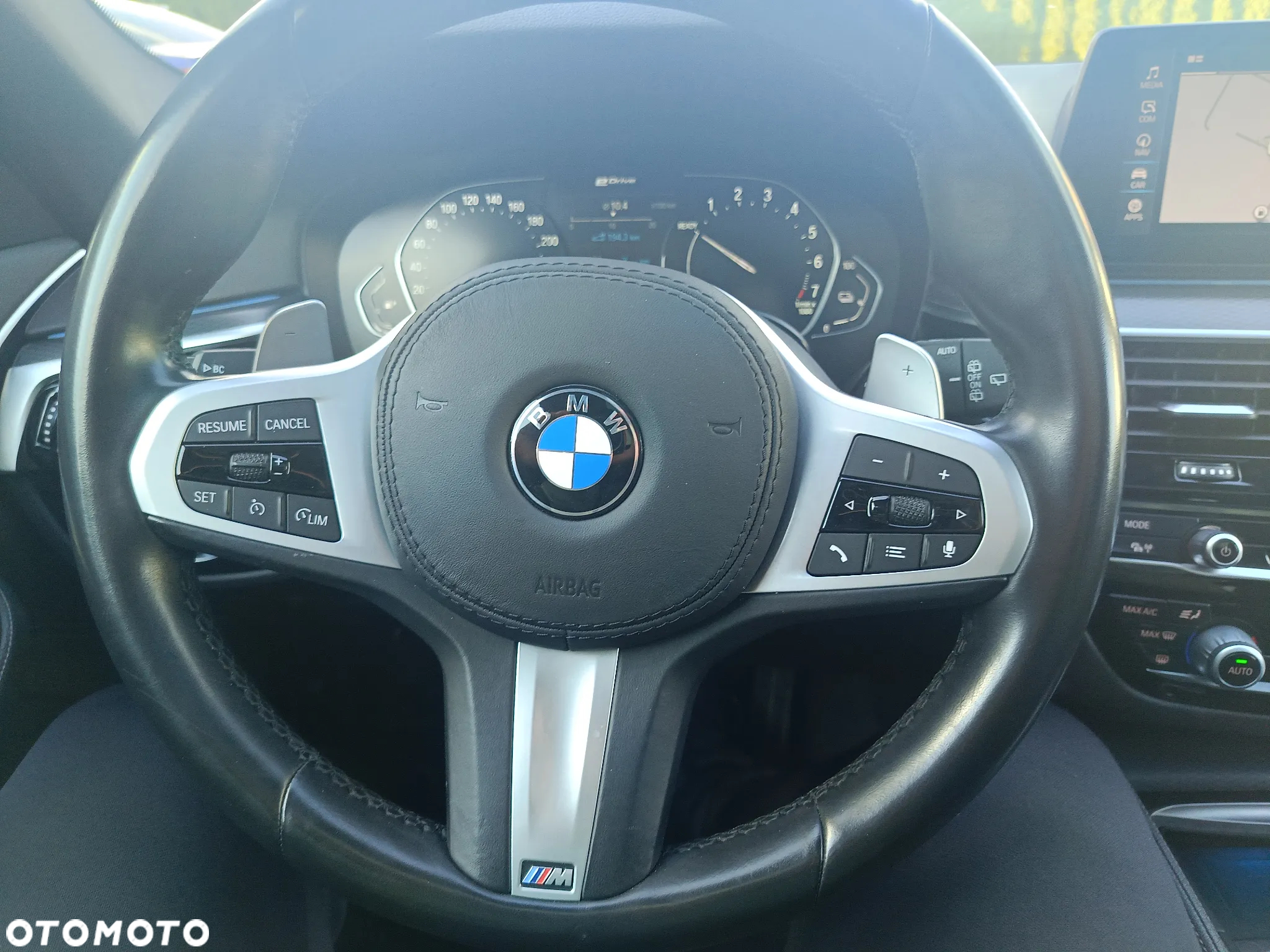BMW Seria 5 530e xDrive Touring - 40