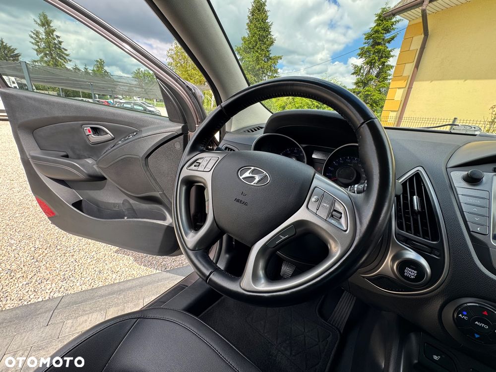 Hyundai ix35 1.6 2WD Fifa World Cup Edition - 29