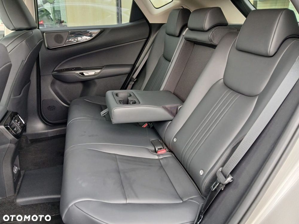 Lexus NX 450h+ Prestige AWD - 8