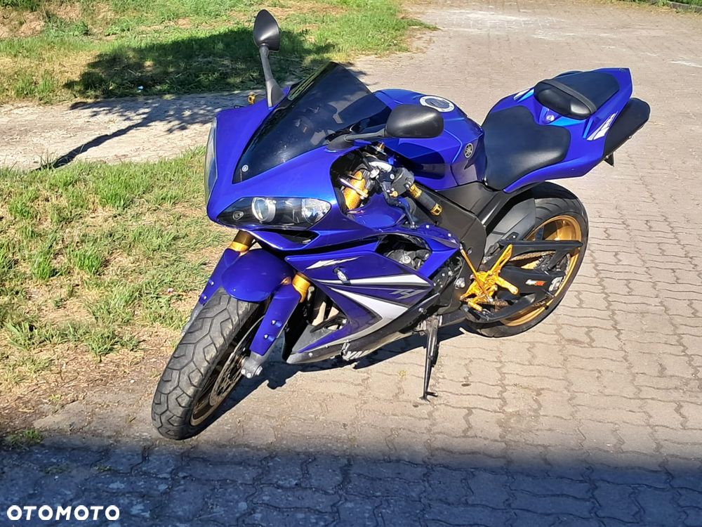 Yamaha R1 - 2