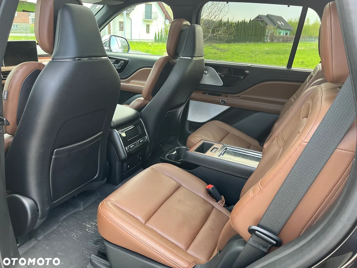 Lincoln Aviator - 11