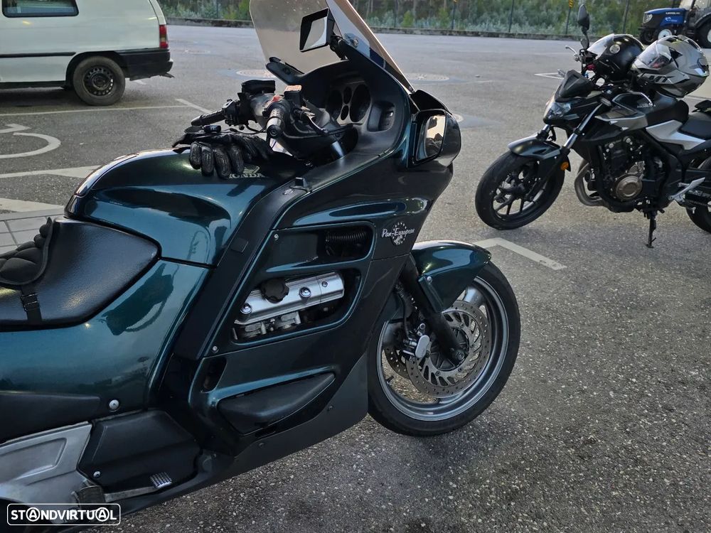 Honda Pan European ST1100 - 5