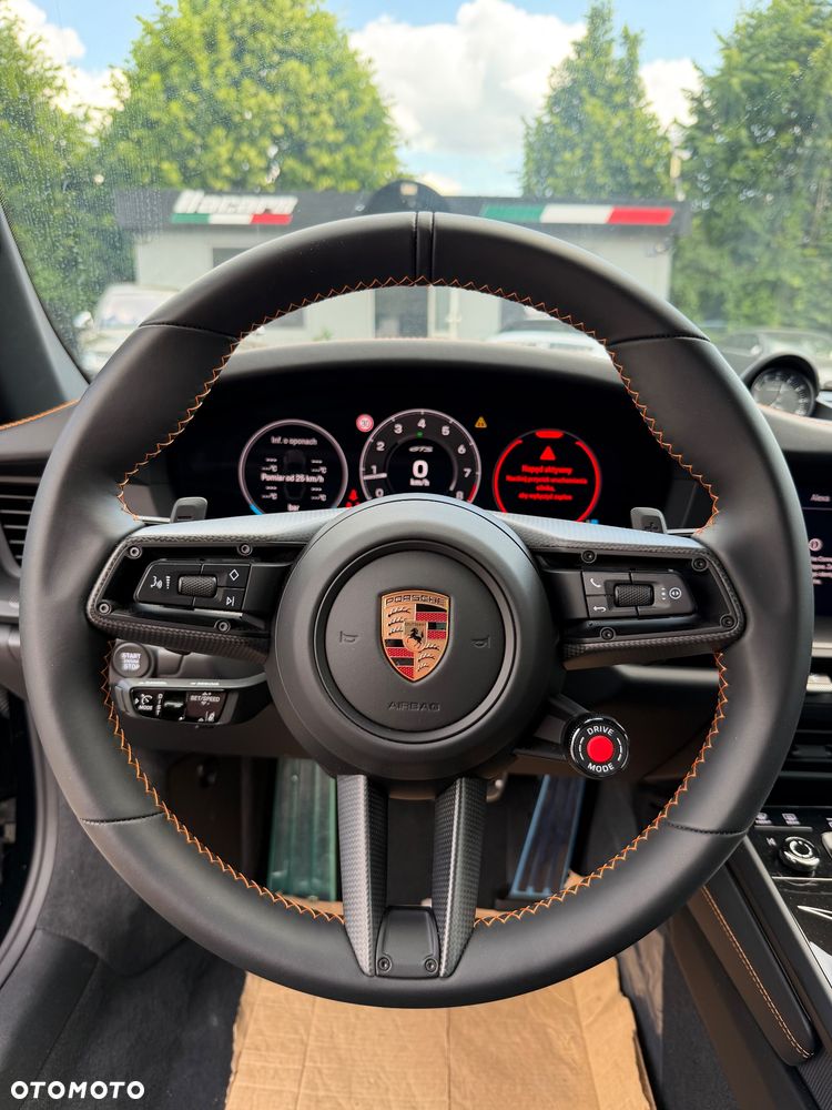 Porsche 911 Targa 4 GTS PDK - 23
