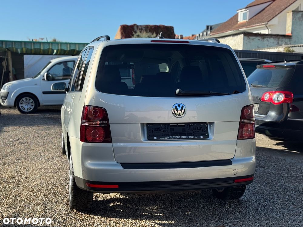 Volkswagen Touran 2008 photo 4
