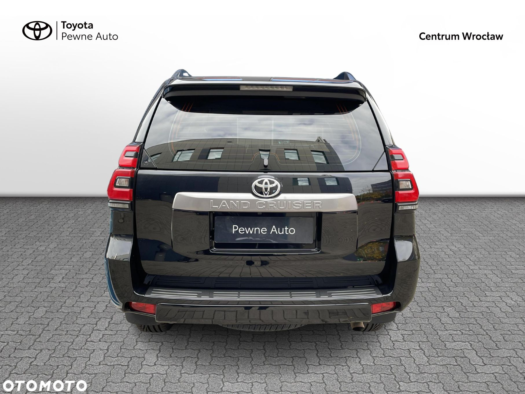 Toyota Land Cruiser - 4