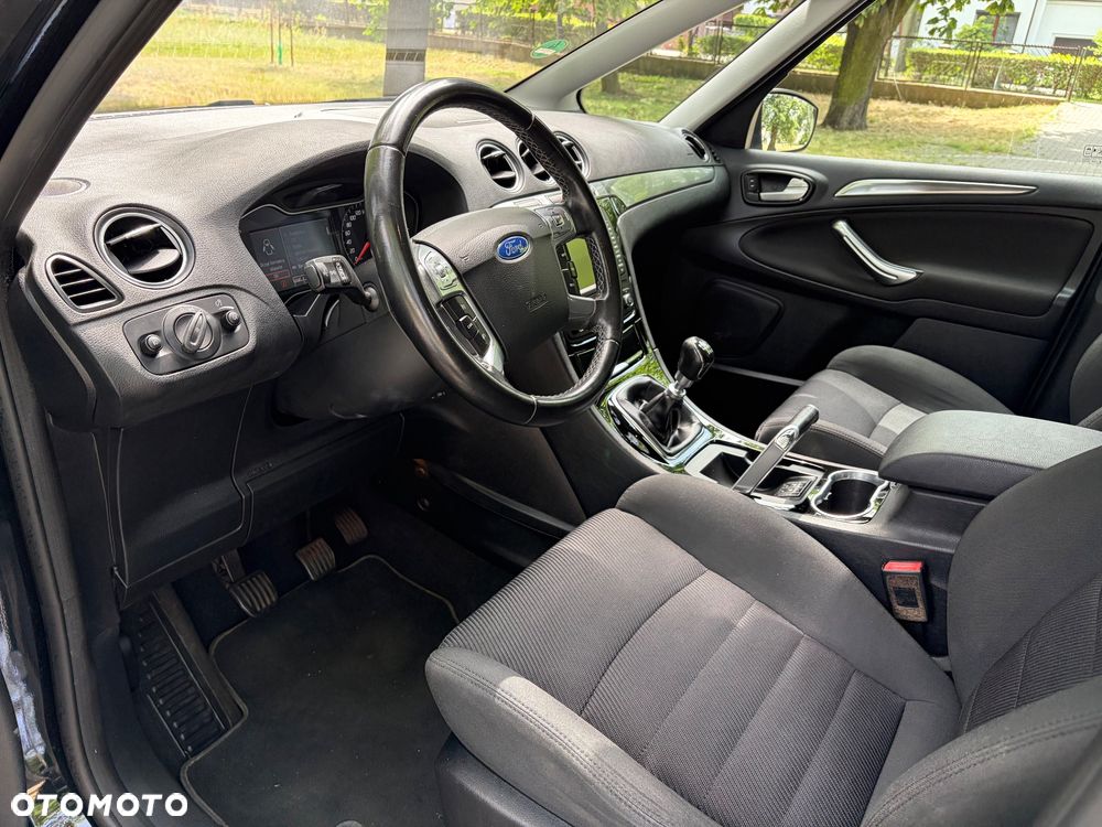 Ford S-Max - 13