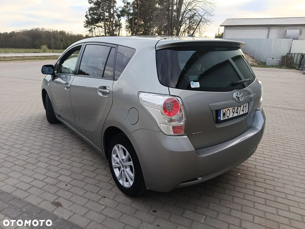 Toyota Verso 2.0 D-4D - 4