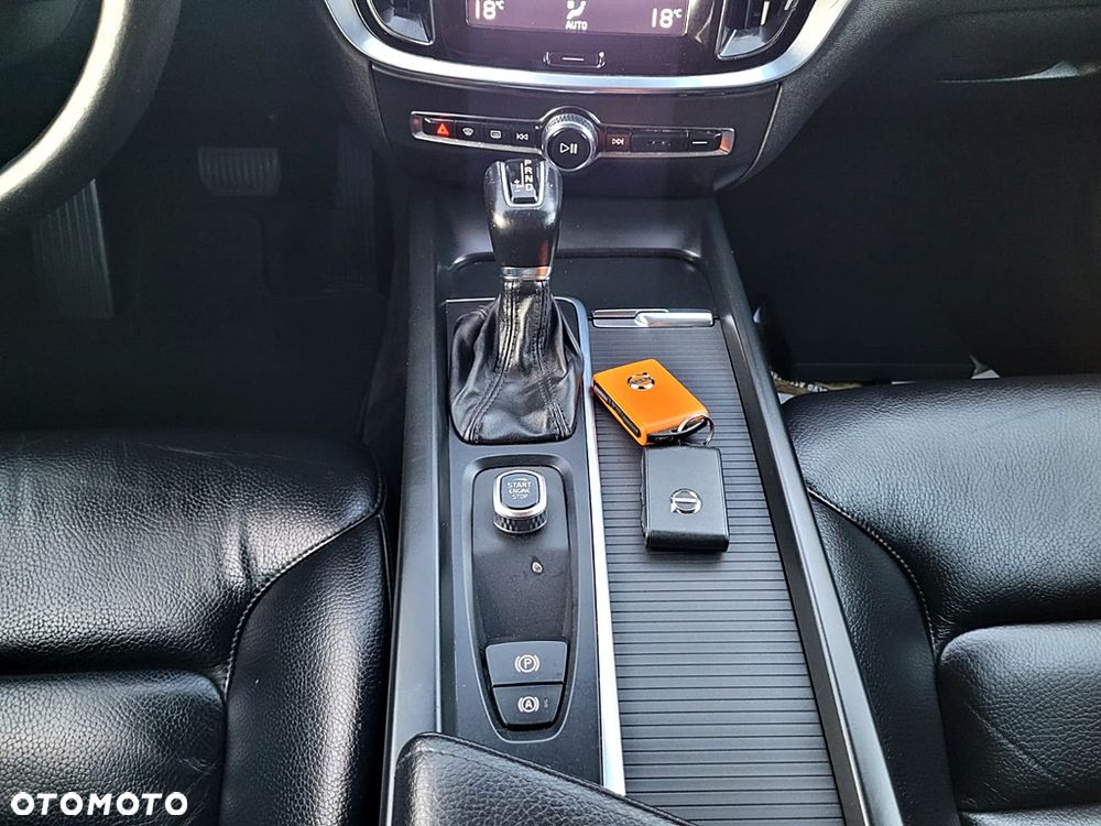 Volvo V60 D3 Geartronic Momentum Pro - 22