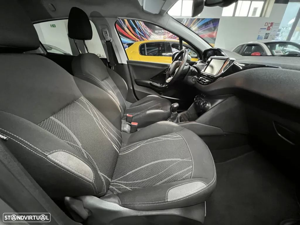 Peugeot 208 1.4 HDi Active - 9