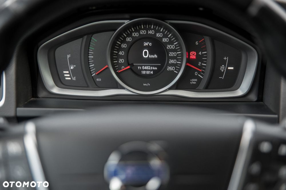 Volvo V60 D4 Summum - 20