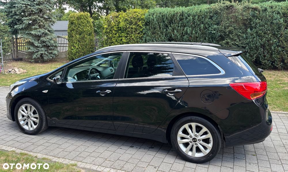 Kia Ceed 1.6 CRDi 136 ISG Dream-Team Edition - 13